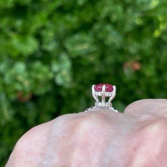 2.7 ct Ruby set in 18k white gold diamonds around the Ruby $7000. Steal-read on! - Picture 11 of 13